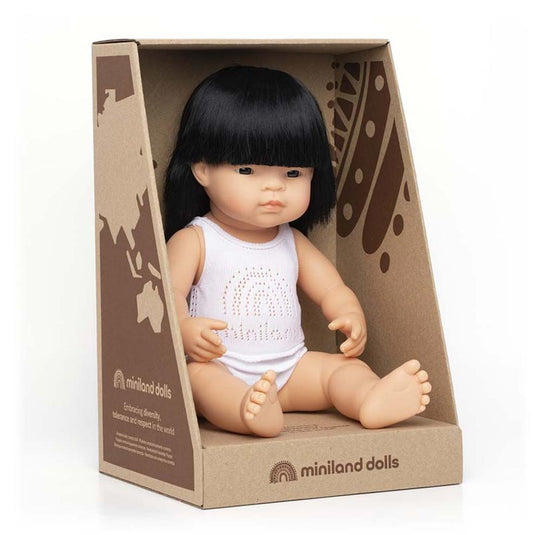 muñeca asiática