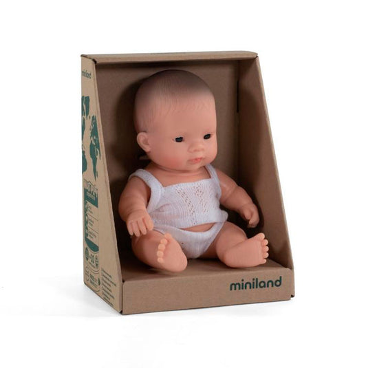 Muñeca asiática de 21 cm