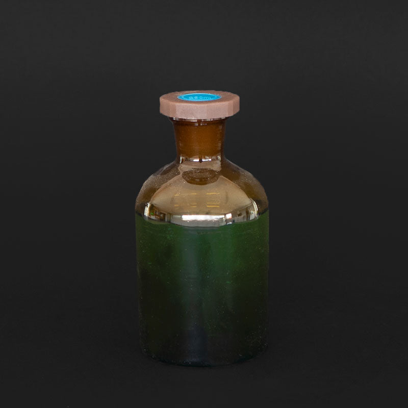 Load image into Gallery viewer, Amber glass bottle with narrow mouth and PE stopper