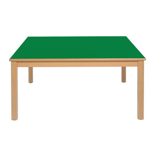 Mesa de grupo con estructura y patas de madera