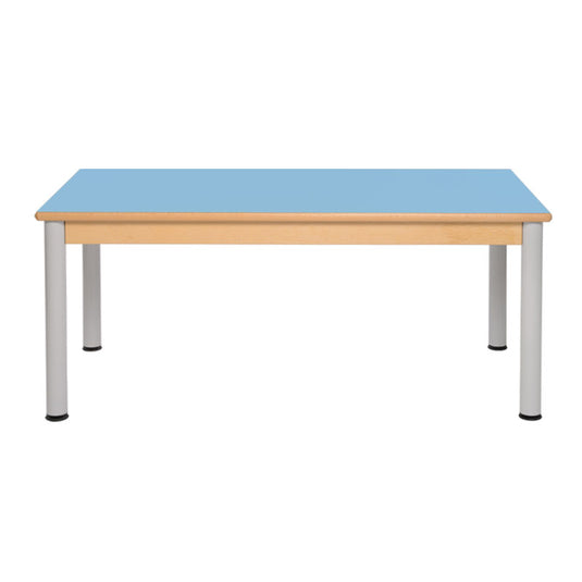 Mesa dupla com estrutura de madeira e pernas metálicas