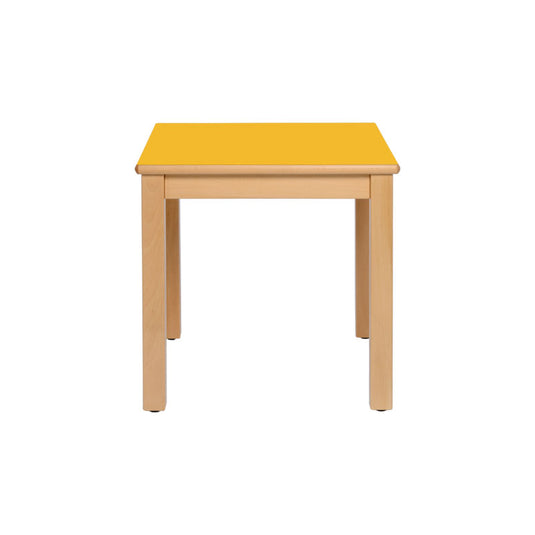 Mesa individual com estrutura e pernas em madeira