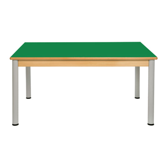 Mesa múltipla com estrutura de madeira e pernas metálicas