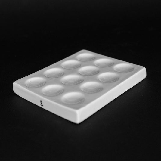 12-well microanalysis plate