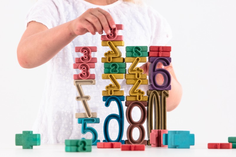 Cargue la imagen en el visor de la galería, Torre de números de colores Montessori
