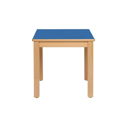 Mesa individual con estructura y patas de madera