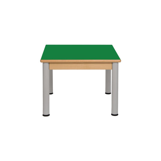 Mesa individual con estructura de madera y patas de metal